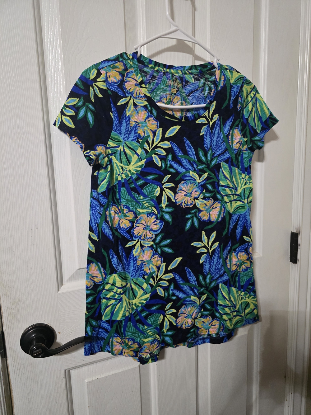 Lilly Pulitzer Etta Top. Print Hottest Spot.